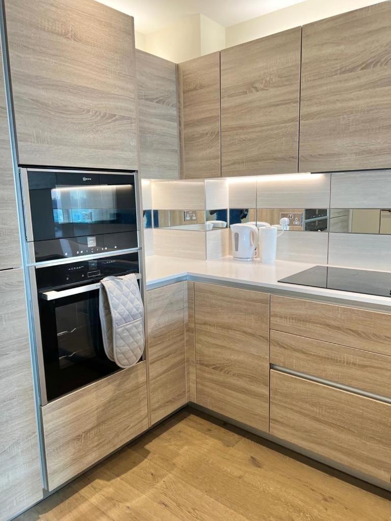 Luxury 2 Bed Appartamento *