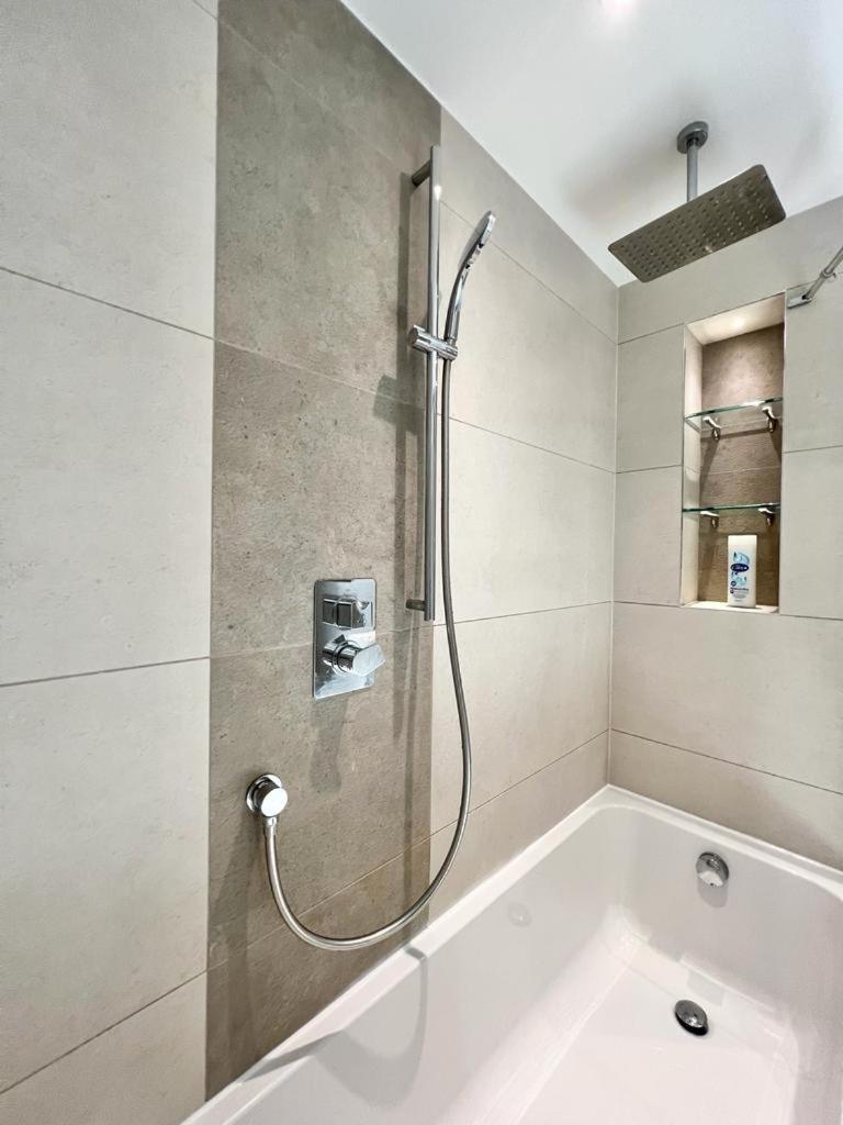 Apartament Luxury 2 Bed Londra